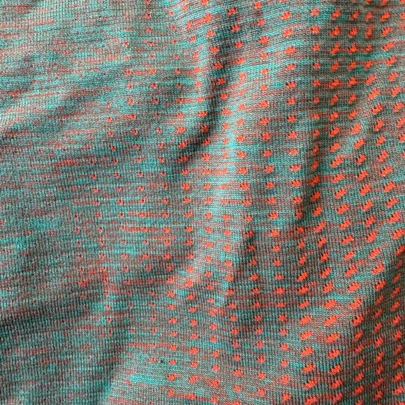 Lululemon Men’s Tech Shirt - Picture 4 of 5